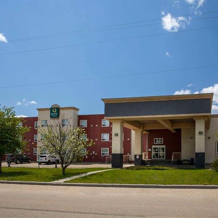 Quality Inn & Suites Whitecourt Bagian luar foto