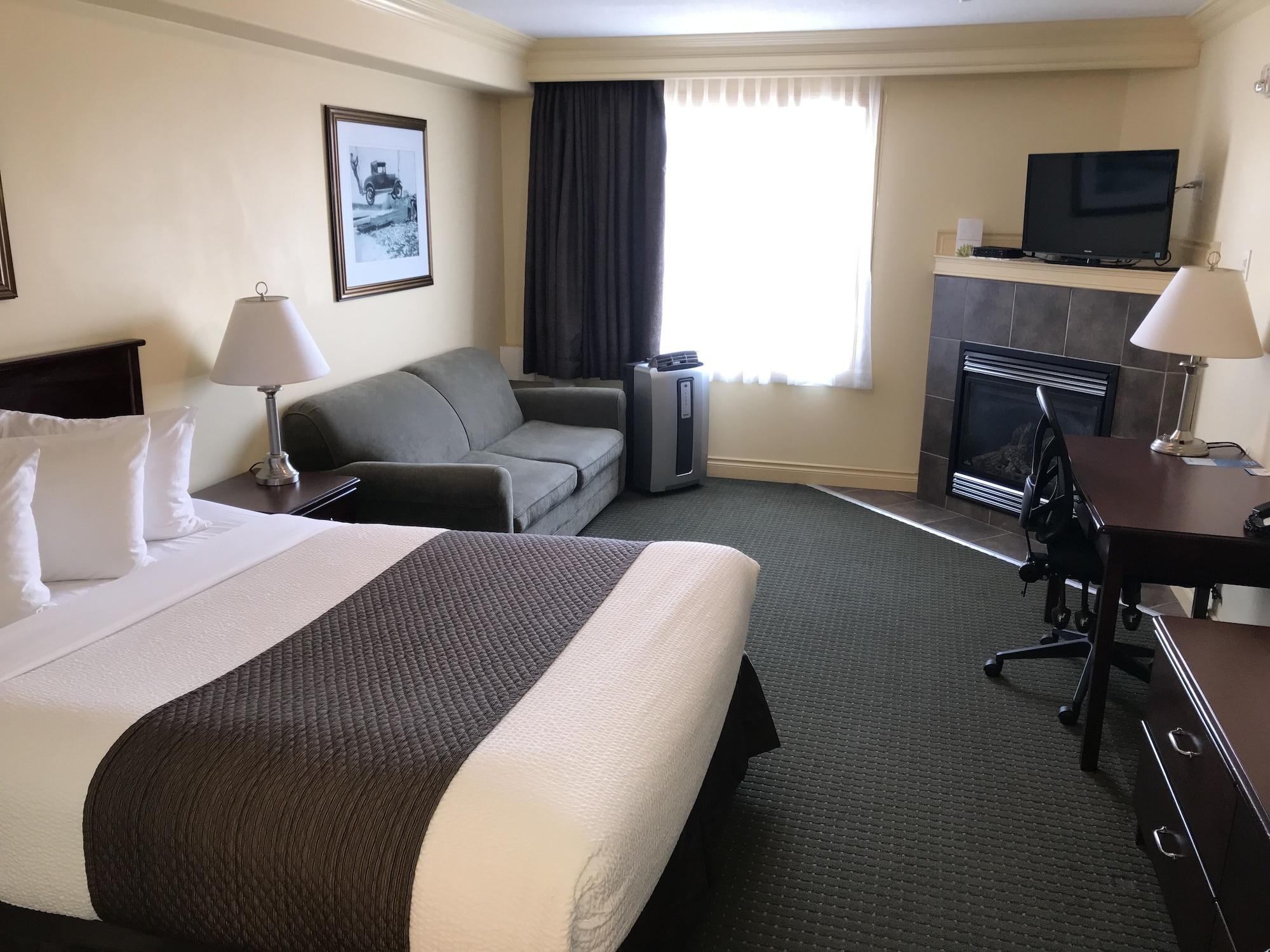 Quality Inn & Suites Whitecourt Bagian luar foto